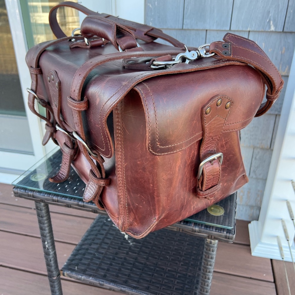 Saddleback leather - side pocket leather duffel bag. - Picture 7 of 14